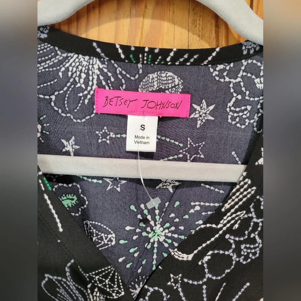 Women's Black Floral Top - Picture 5 of 12